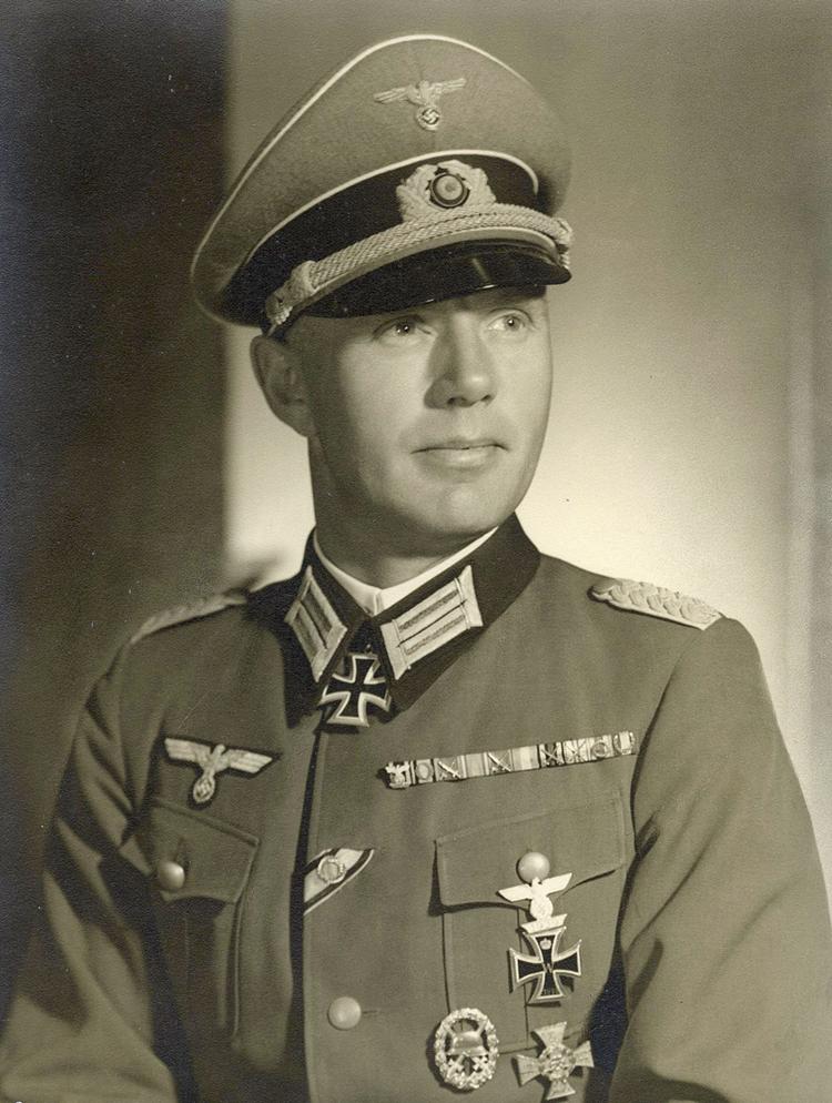 altes Portraitbild in Schwarz/Weiß von Fritz Jaeger als Major