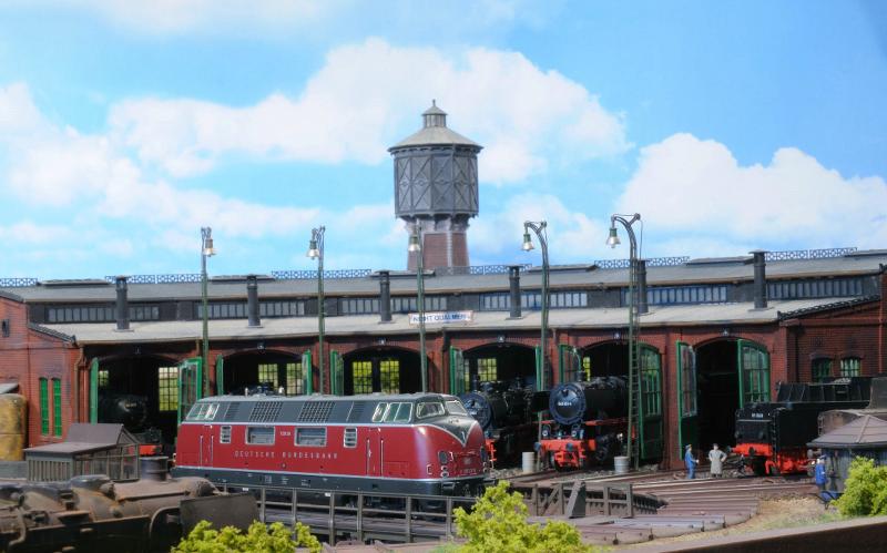 Modellbahn im Bahnhof