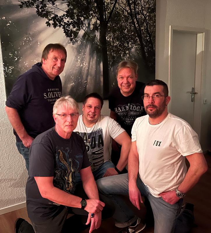 Gruppenbild mit fünf Personen