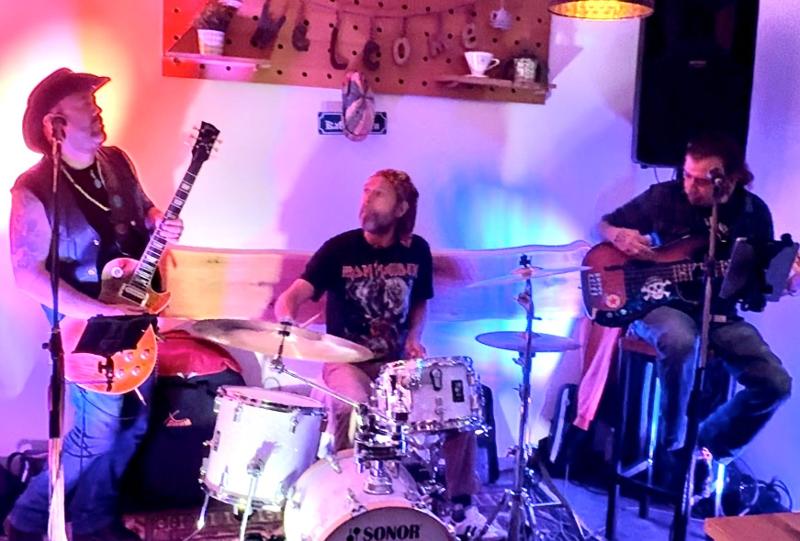 Bandfoto von Alone together